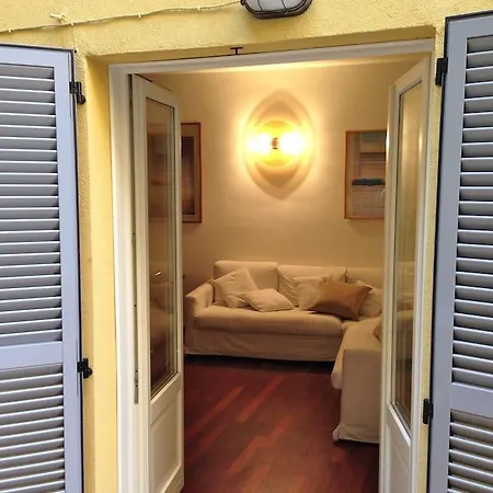 Apartment Pontaccio 2 Milan