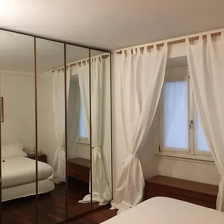 Apartment Pontaccio 2 Milan